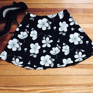 Vintage Black and White Mini Skater Skirt